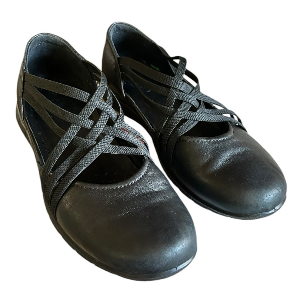 ecco Babett Criss Cross Black Leather Slip On Flats Size 39 US 8-8.5 Worn Once